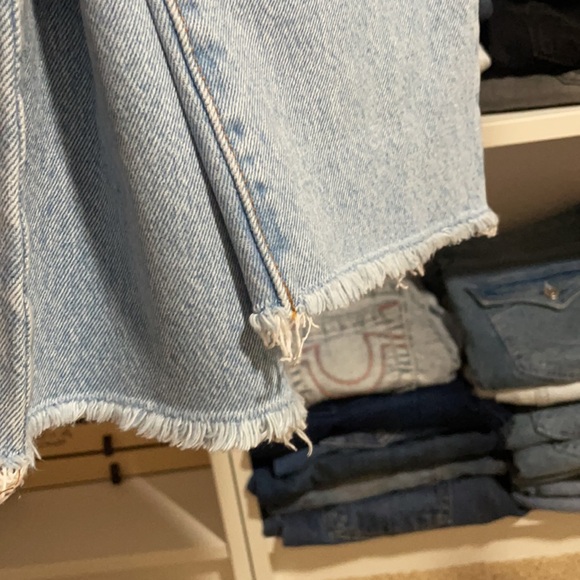 Levi’s 501 Cropped Jeans - Picture 6 of 6